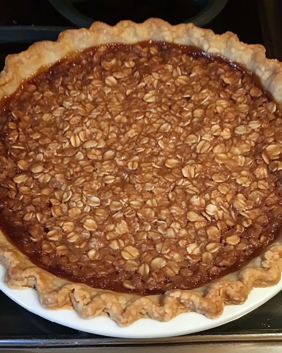 Classic Amish Oatmeal Pie Recipe - Sweet, Rich & Easy Dessert